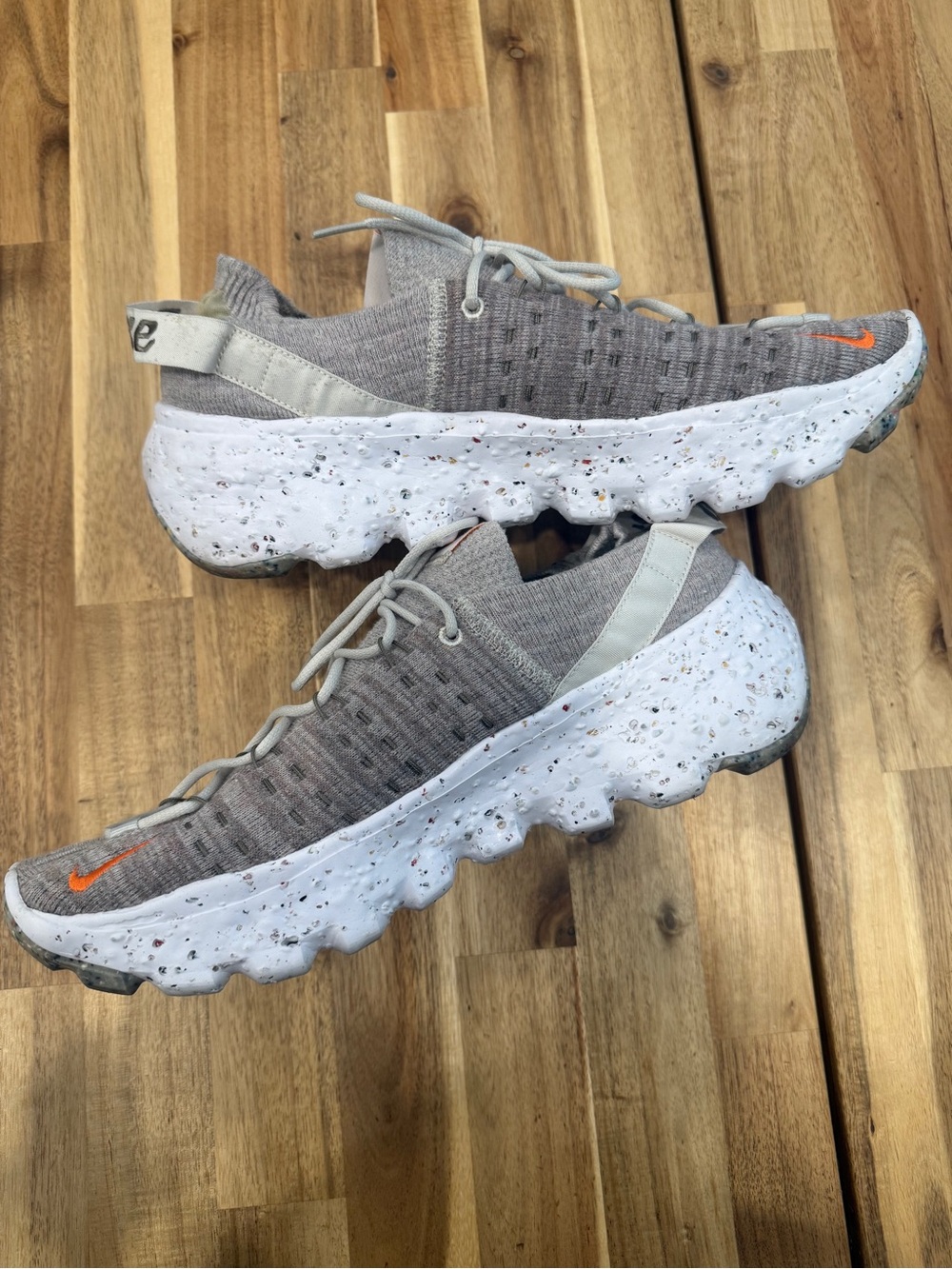 Nike Men’s Space Hippie 04 Light Gray Flyknit Sneakers with Orange Swoosh - Picture 5 of 7